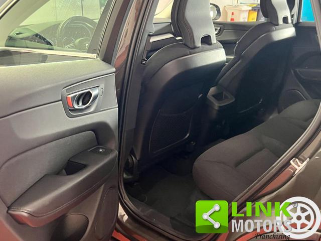 VOLVO XC60 usata, con Sedile posteriore sdoppiato