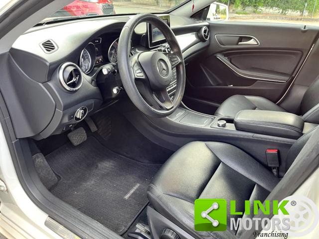 MERCEDES-BENZ CLA 180 usata, con Alzacristalli elettrici