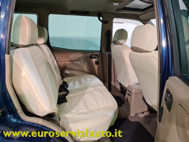 NISSAN Terrano II usata 28