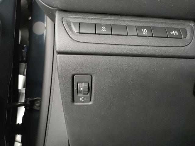 PEUGEOT 208 usata, con Autoradio