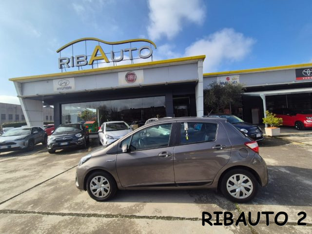 TOYOTA Yaris usata, con Autoradio