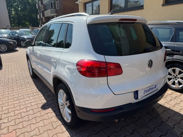 VOLKSWAGEN Tiguan usata, con Autoradio