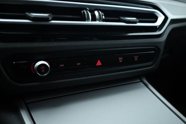 BMW 320 usata, con Sedile posteriore sdoppiato