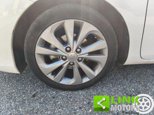 TOYOTA Auris usata, con Sedile posteriore sdoppiato