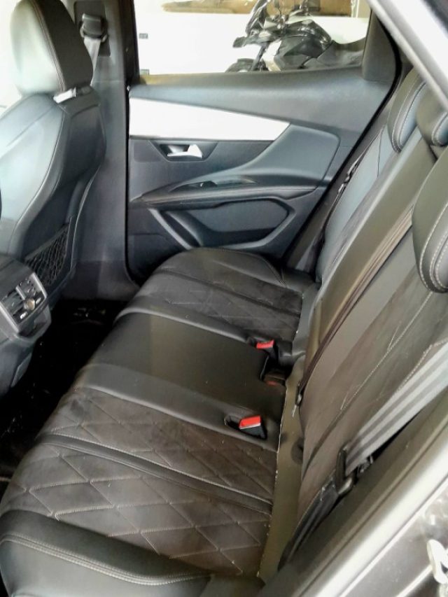 PEUGEOT 3008 usata, con Fari LED