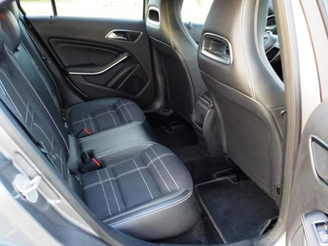 MERCEDES-BENZ A 200 usata, con Sedile posteriore sdoppiato