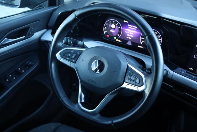 VOLKSWAGEN Golf usata, con Touch screen