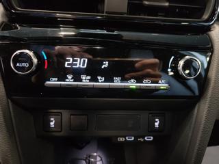TOYOTA Yaris Cross usata, con Controllo automatico clima