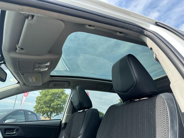 TOYOTA Auris usata 8