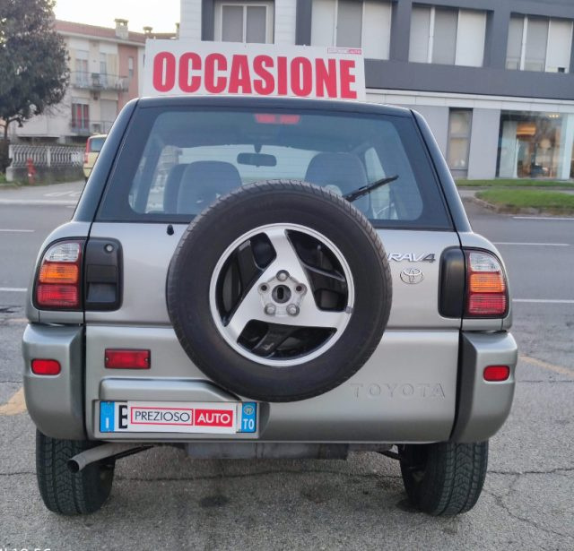 TOYOTA RAV 4 MY23 usata, con Alzacristalli elettrici
