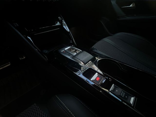 PEUGEOT 2008 usata, con Frenata d
