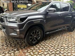 TOYOTA Hilux usata, con Bluetooth