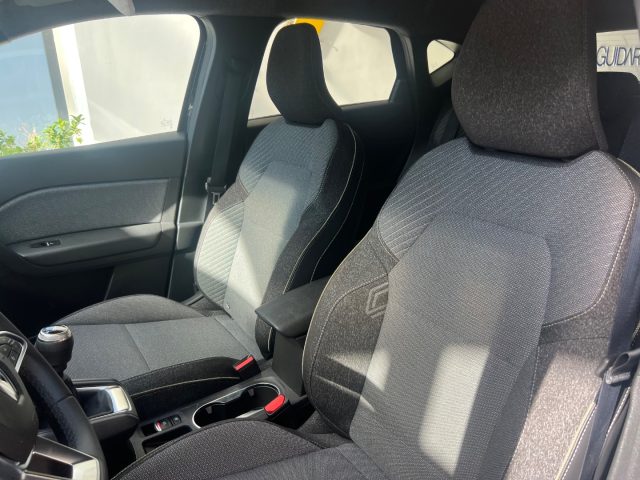 RENAULT Captur usata, con Sensori di parcheggio anteriori