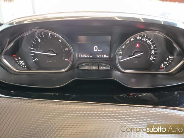 PEUGEOT 2008 usata 32