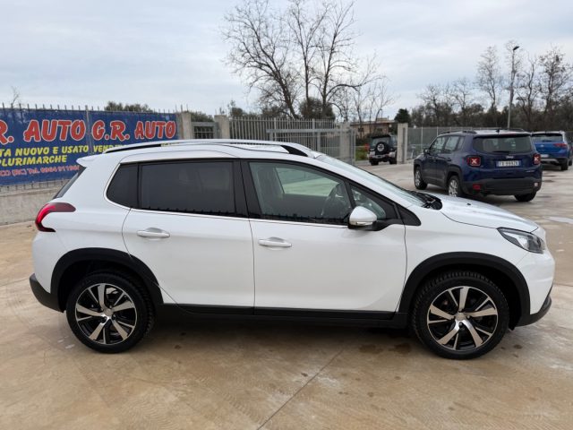 PEUGEOT 2008 usata, con Autoradio