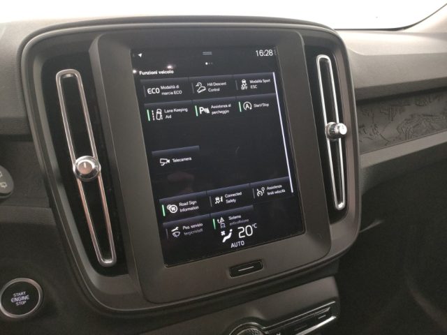 VOLVO XC40 usata, con Volante in pelle