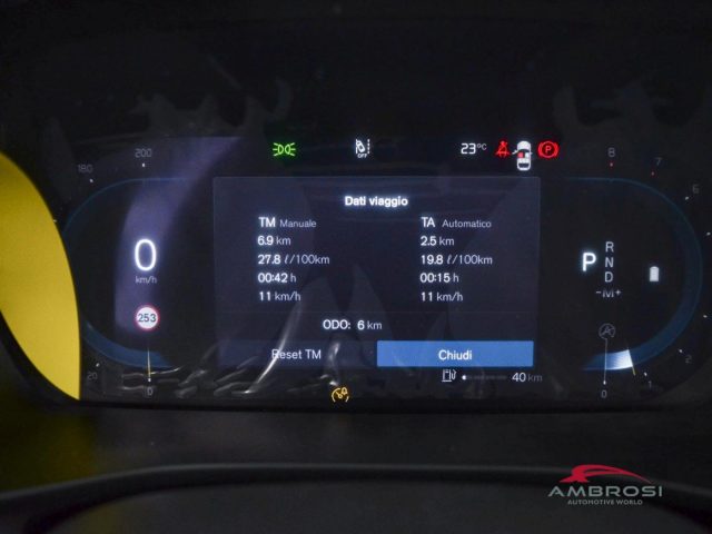 VOLVO XC40 usata 12