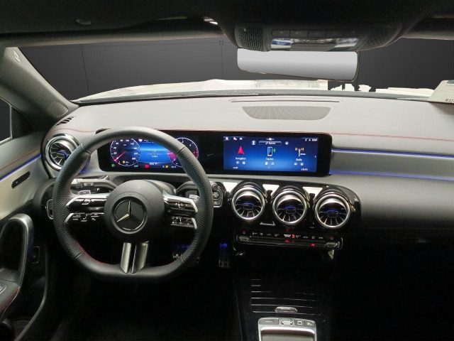 MERCEDES-BENZ CLA 200 usata, con Chiusura centralizzata