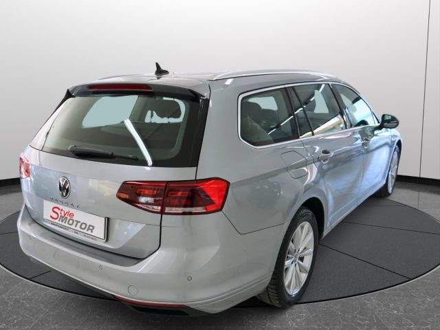 VOLKSWAGEN Passat Variant usata, con Airbag laterali