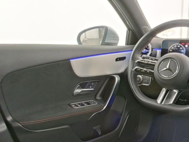 MERCEDES-BENZ A 180 usata, con Controllo automatico clima