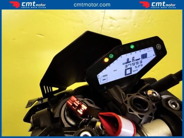 YAMAHA MT-09 usata 4