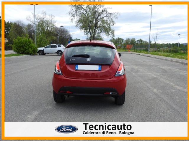 LANCIA Ypsilon usata, con ESP