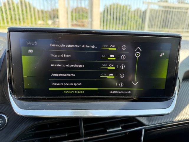 PEUGEOT 208 usata, con Telecamera per parcheggio assistito