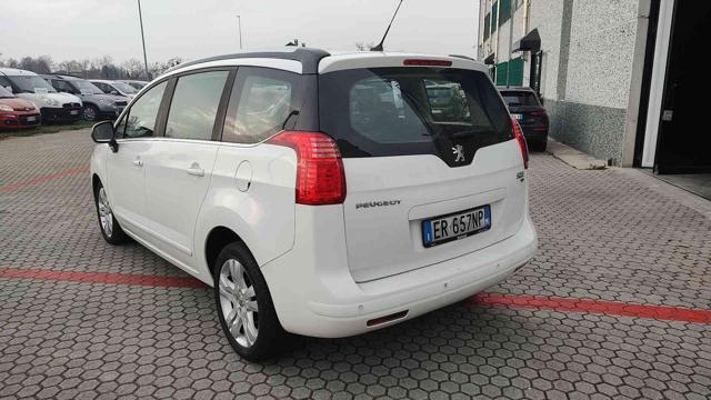 PEUGEOT 5008 usata, con Airbag laterali