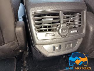 PEUGEOT 5008 usata, con Sedile posteriore sdoppiato