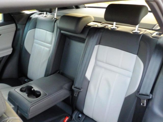 LAND ROVER Range Rover Evoque usata, con Sedile posteriore sdoppiato