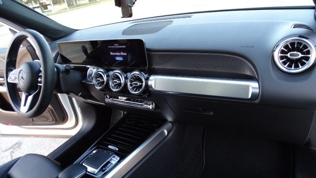 MERCEDES-BENZ GLB 200 usata 87