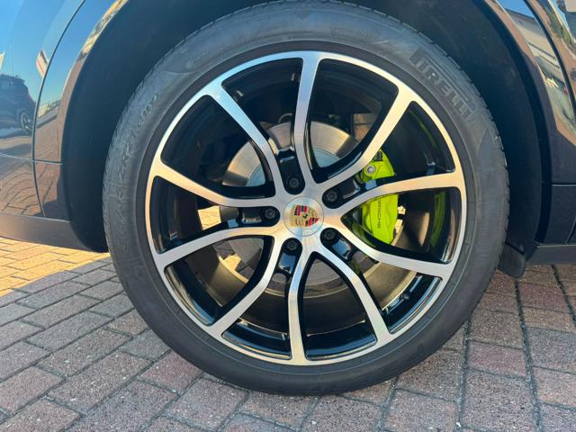 PORSCHE Cayenne usata, con Autoradio