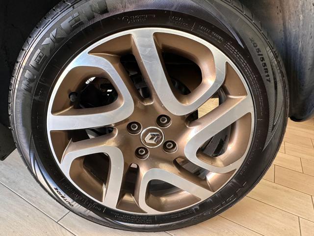 RENAULT Captur usata, con Volante multifunzione