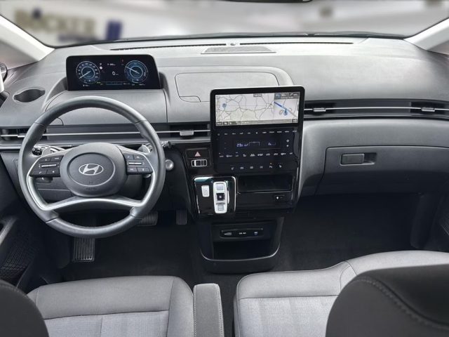 HYUNDAI Staria usata, con Controllo trazione