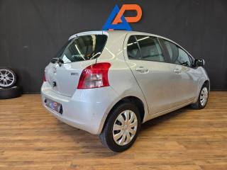 TOYOTA Yaris usata, con Autoradio