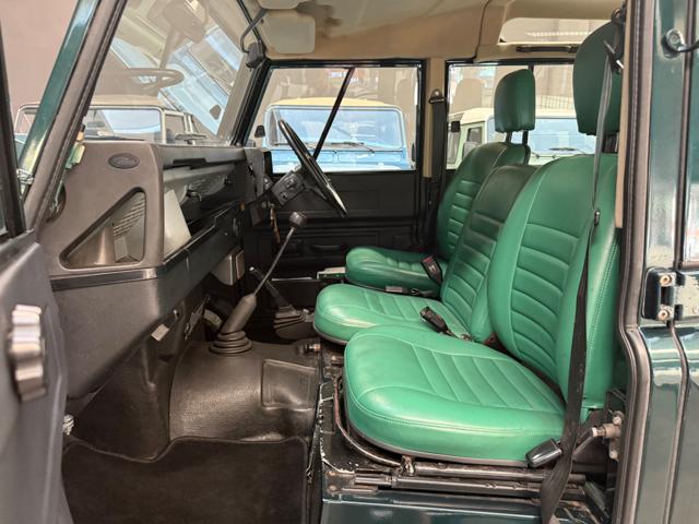 LAND ROVER Defender usata 8