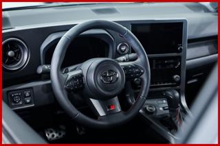 TOYOTA Yaris usata, con Servosterzo