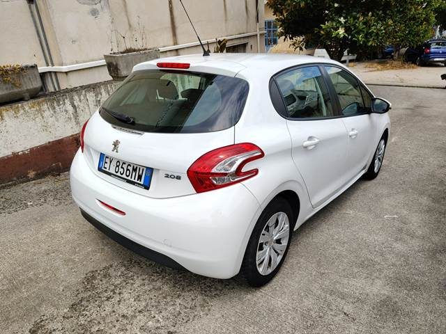 PEUGEOT 208 usata, con Airbag