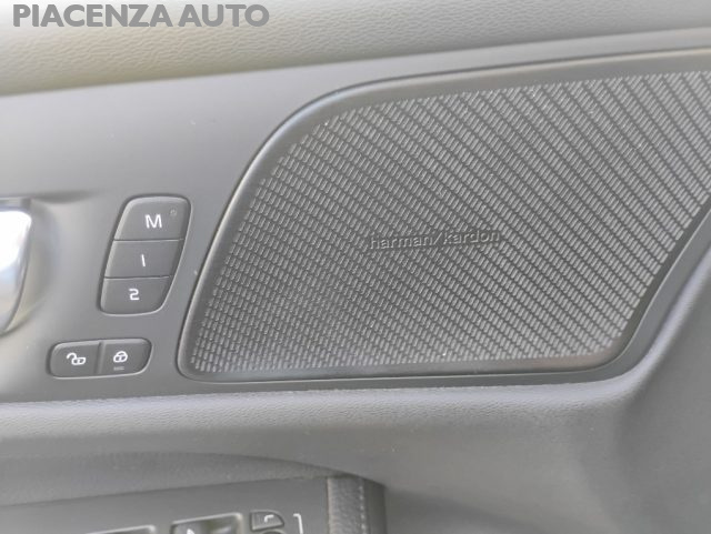 VOLVO V60 Cross Country usata, con Climatizzatore