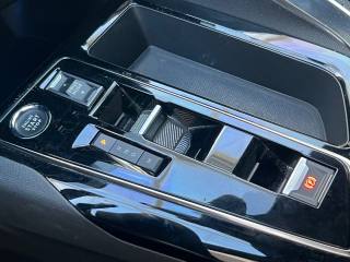 PEUGEOT 5008 usata, con Fari LED