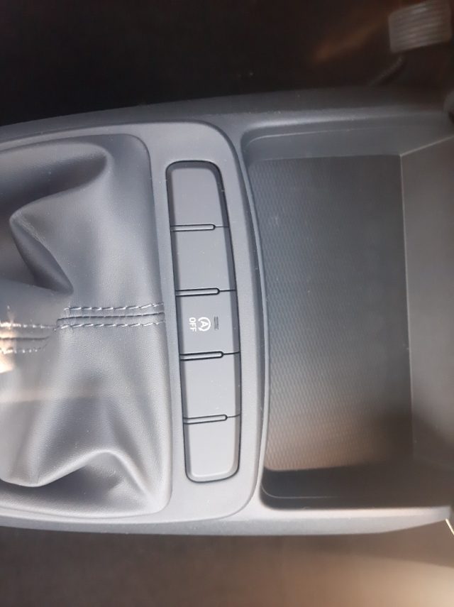 HYUNDAI i10 usata, con Frenata d
