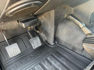 LAND ROVER Defender usata 16