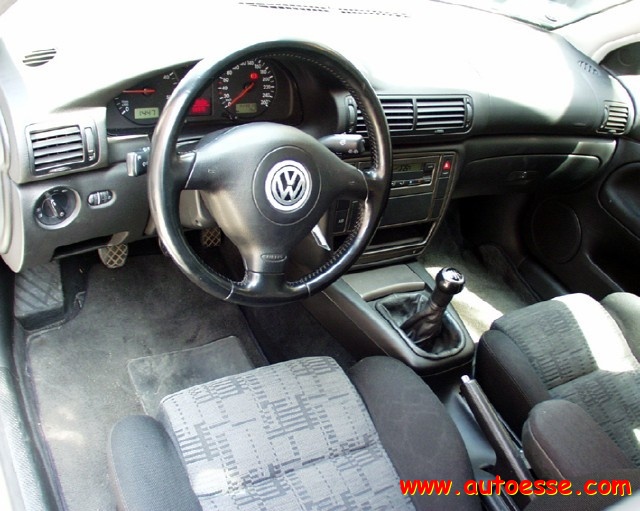 VOLKSWAGEN Passat usata, con Airbag laterali