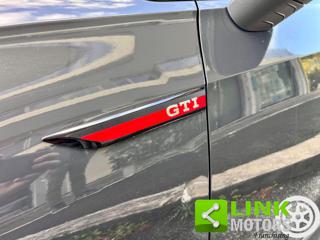 VOLKSWAGEN Golf usata, con Leve al volante