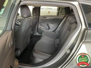 OPEL Astra usata, con Luci diurne LED