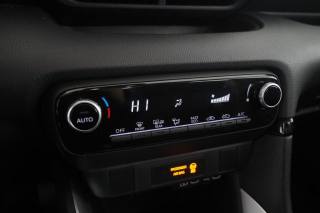 TOYOTA Yaris usata 8