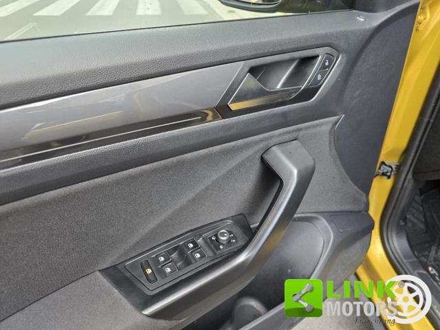 VOLKSWAGEN T-Roc usata 24
