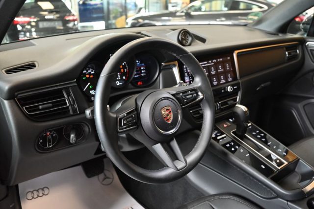 PORSCHE Macan usata 35