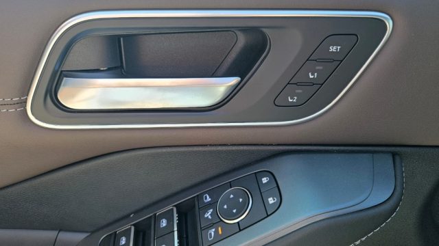 NISSAN Qashqai usata, con Controllo elettronico della corsia