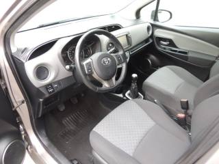 TOYOTA Yaris usata, con Specchietti laterali elettrici